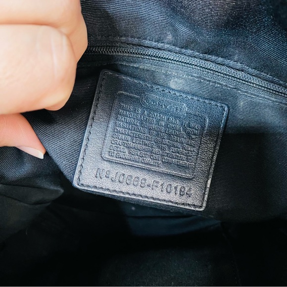 Coach Hampton Vintage Black Smooth Leather Tote Shoulder Bag - Picture 12 of 13